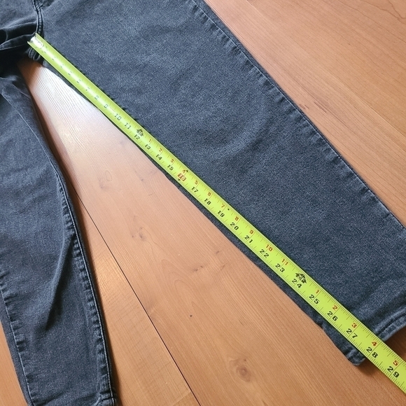 Levi's High Waisted Taper Jeans - Picture 11 of 13